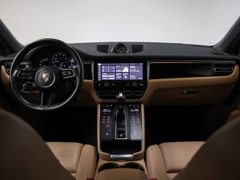 Certified 2023 Porsche Macan AWD/4WD image 27