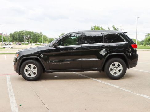 Used 2017 Jeep Grand Cherokee Laredo RWD image 4