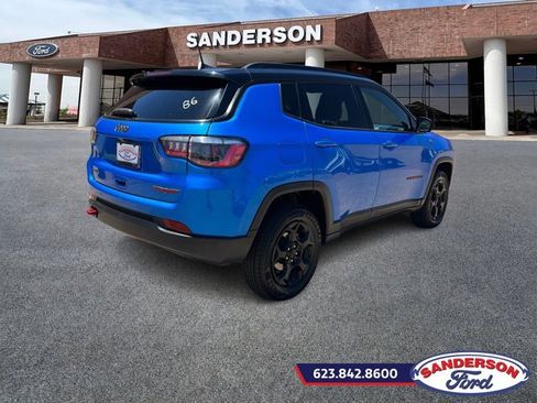 Used 2023 Jeep Compass Trailhawk image 3