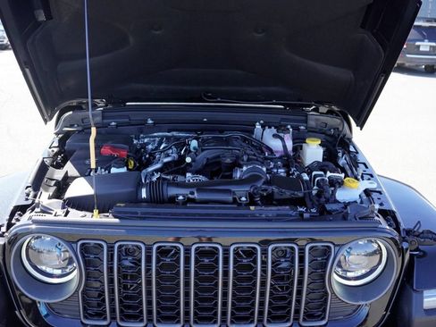 New 2026 Jeep Gladiator Sport AWD/4WD image 30