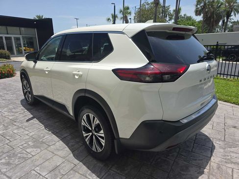 Used 2021 Nissan Rogue SV FWD image 6