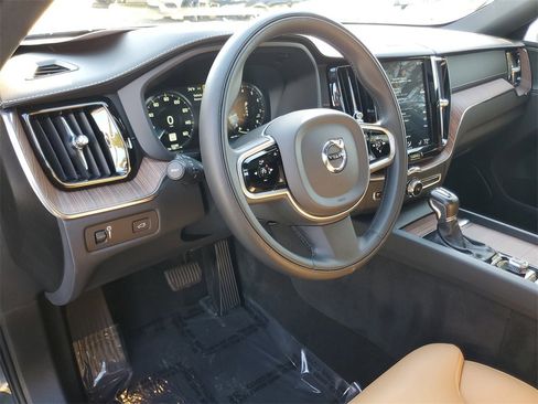 Used 2020 Volvo XC60 T5 Inscription image 18