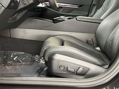 Certified 2026 BMW 530i RWD image 5