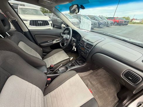 Used 2004 Nissan Sentra SE-R Spec V w/ Sunroof Pkg image 23