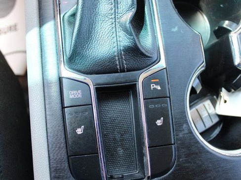 Used 2021 Kia Sedona EX image 29