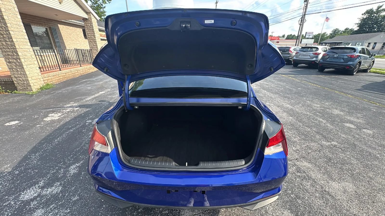 Used 2021 Hyundai Elantra SEL FWD image 16
