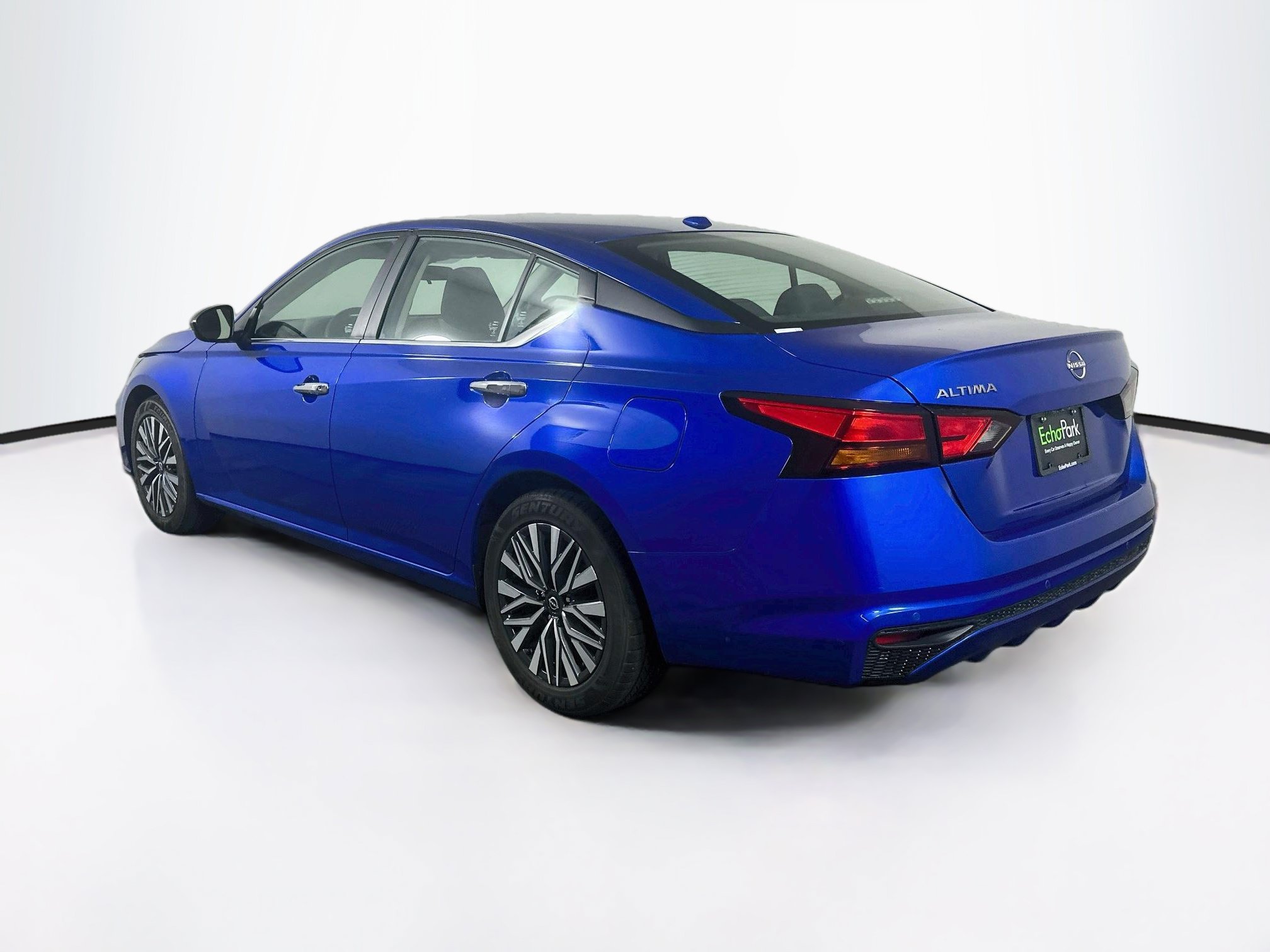 Used 2025 Nissan Altima 2.5 SV FWD image 5