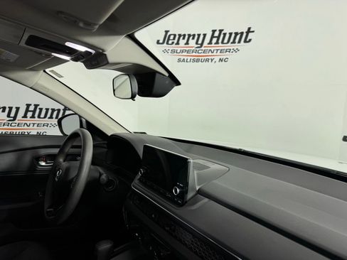 Used 2025 Honda Accord LX image 29