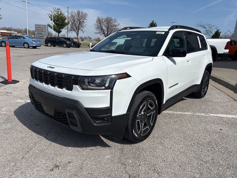 New 2026 Jeep Cherokee Laredo AWD/4WD image 13