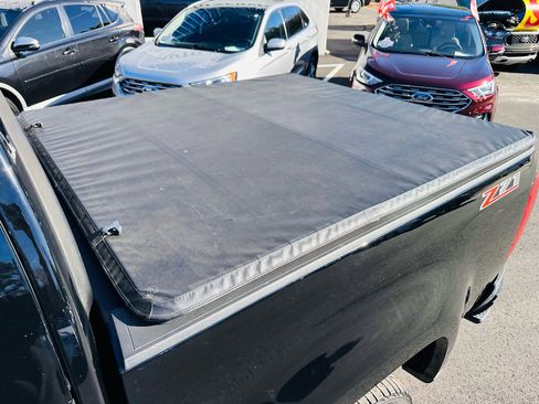 Used 2019 Chevrolet Colorado Z71 image 12