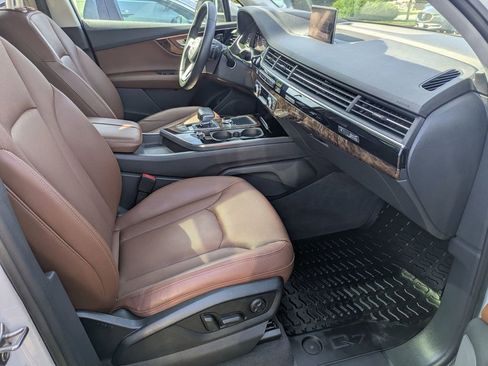 Used 2018 Audi Q7 3.0T Prestige image 30