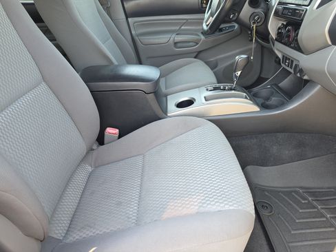 Used 2012 Toyota Tacoma PreRunner w/ SR5 Pkg RWD image 12