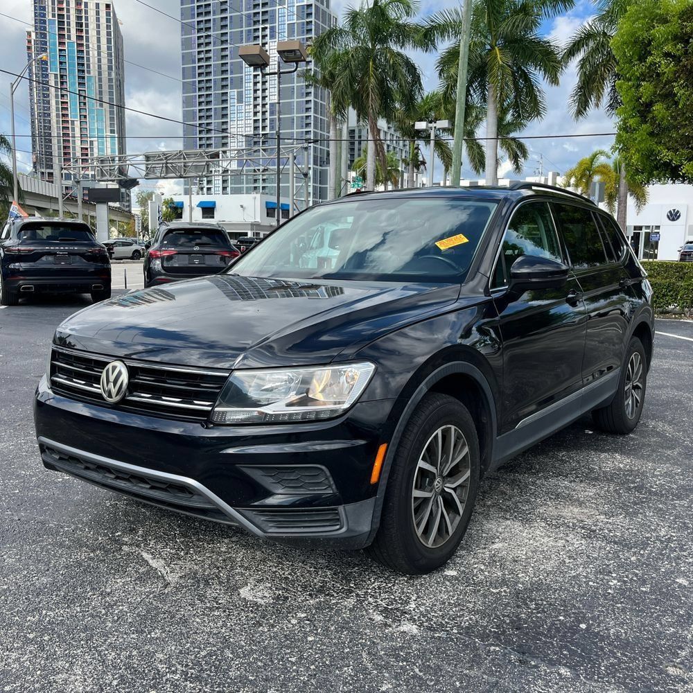 Used 2018 Volkswagen Tiguan SE FWD image 2