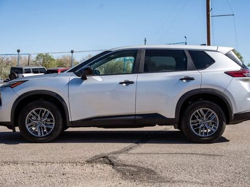 Used 2024 Nissan Rogue S AWD/4WD image 8