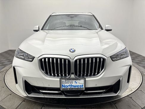 Used 2024 BMW X5 xDrive40i w/ Premium Package image 14