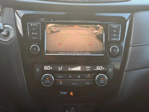 Used 2019 Nissan Rogue SV FWD image 44