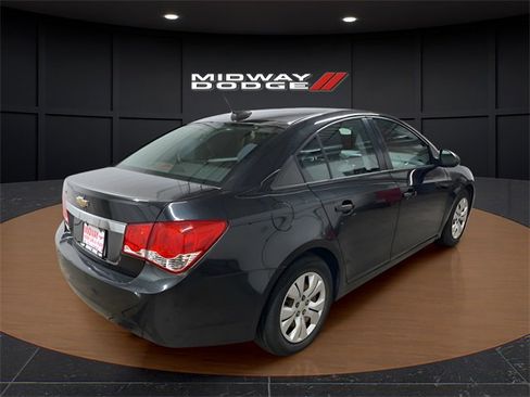 Used 2016 Chevrolet Cruze LS image 4