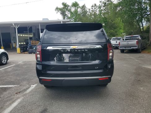 Used 2024 Chevrolet Suburban LT w/ LT Signature Package image 5