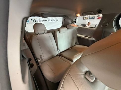 Used 2016 Toyota Sienna XLE w/ XLE Navigation Package AWD/4WD image 39