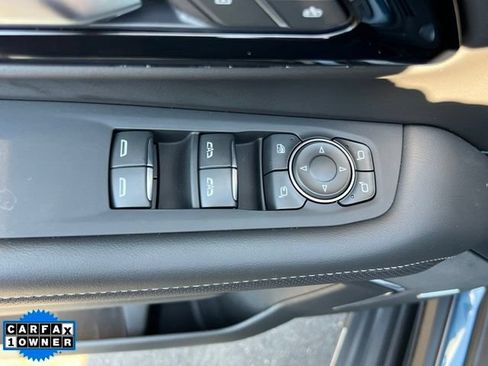 Used 2025 Chevrolet Suburban Premier AWD/4WD image 18