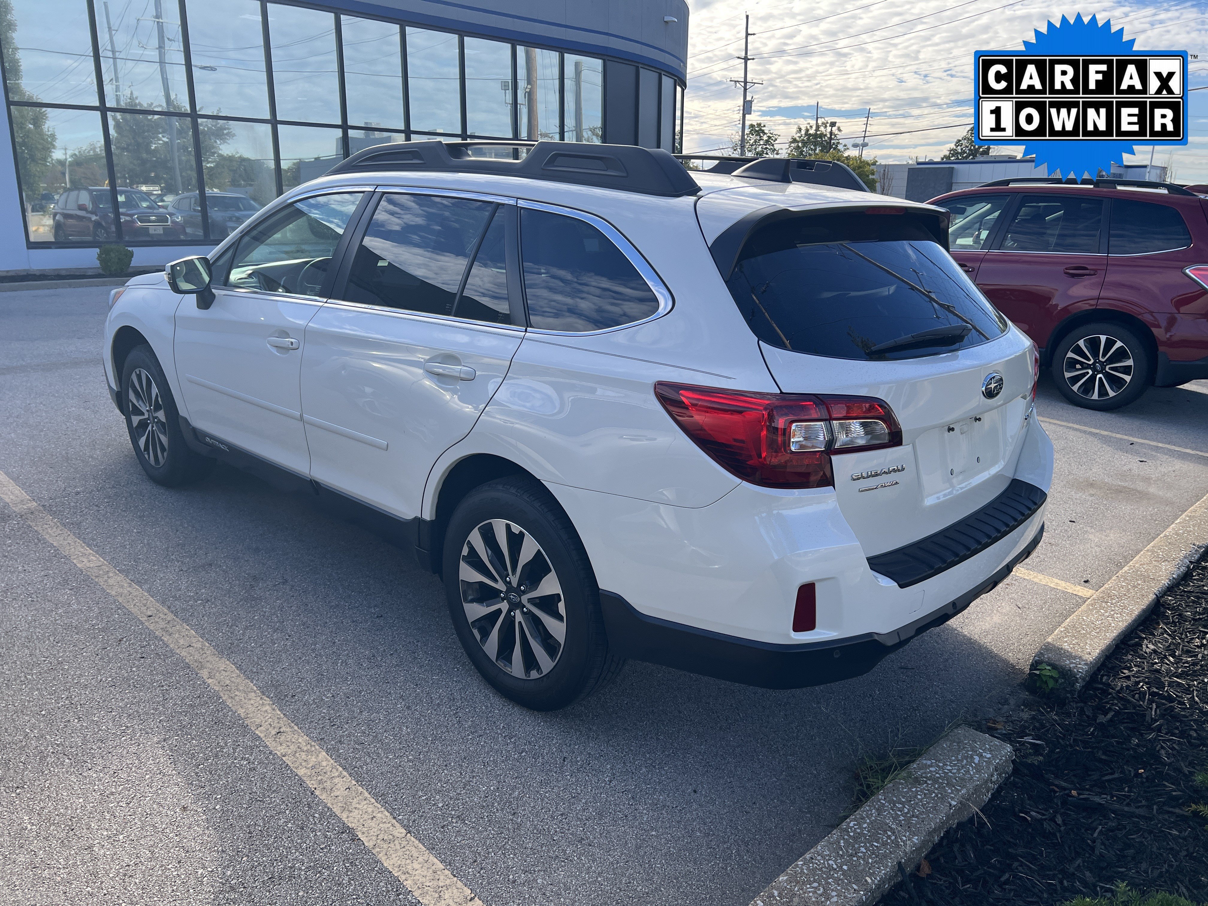 Used 2017 Subaru Outback 2.5i Limited AWD/4WD image 3