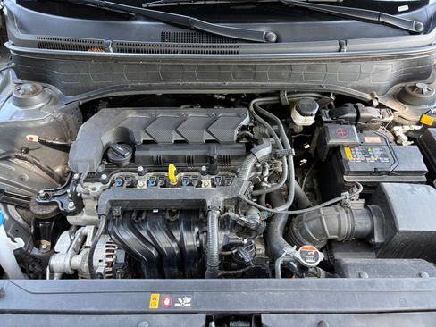 Used 2025 Hyundai Venue SEL FWD image 31