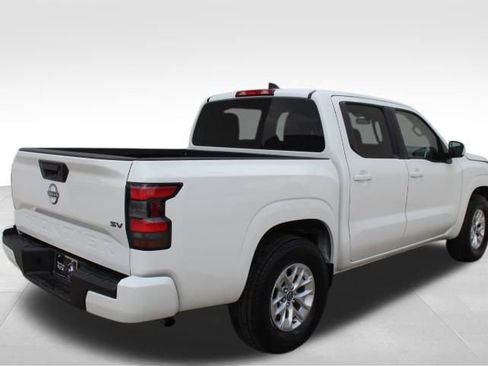 Used 2024 Nissan Frontier SV image 8