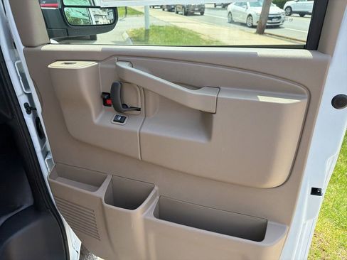 New 2026 Chevrolet Express 3500 RWD image 25