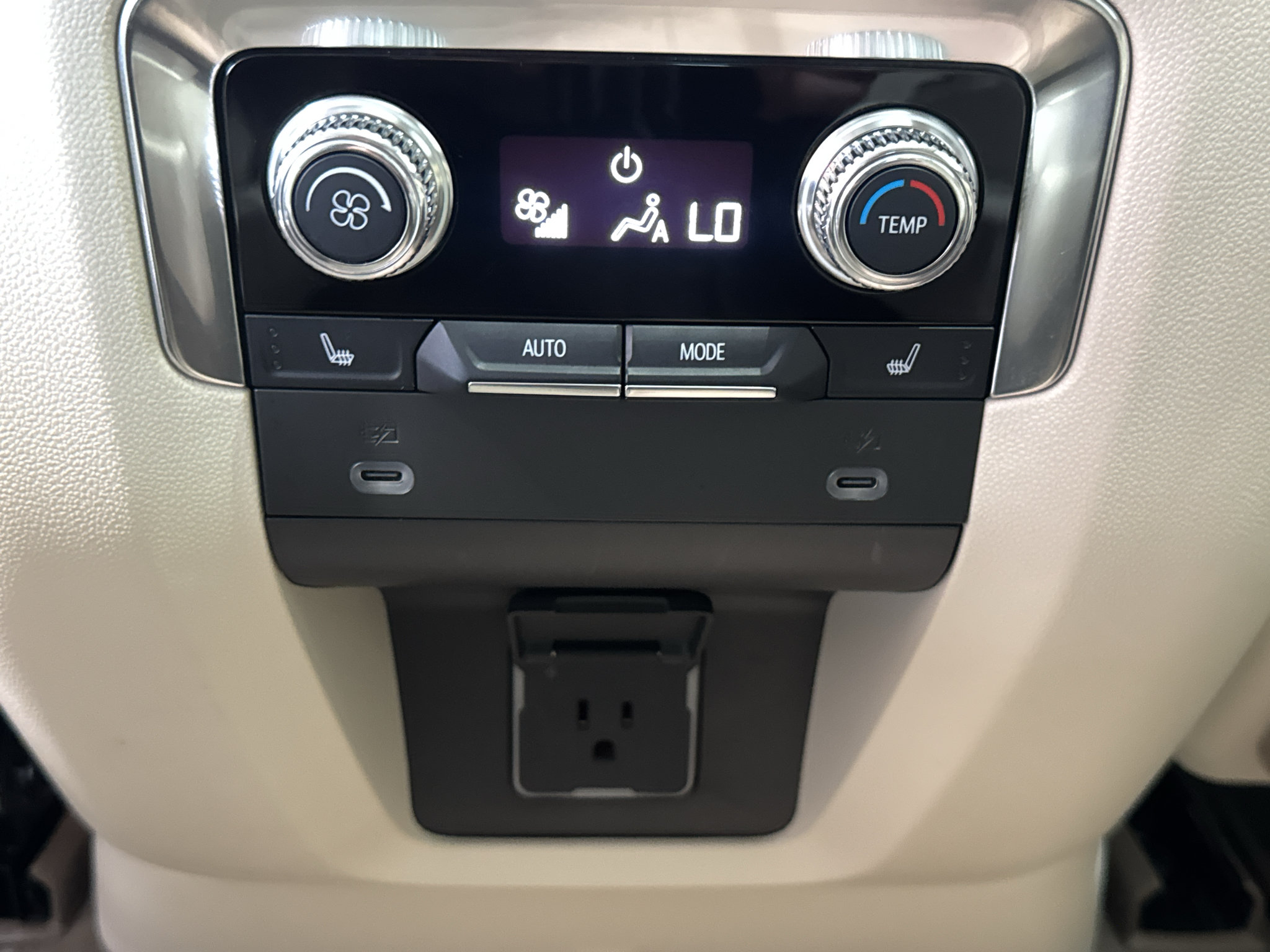 Used 2022 GMC Yukon Denali AWD/4WD image 15