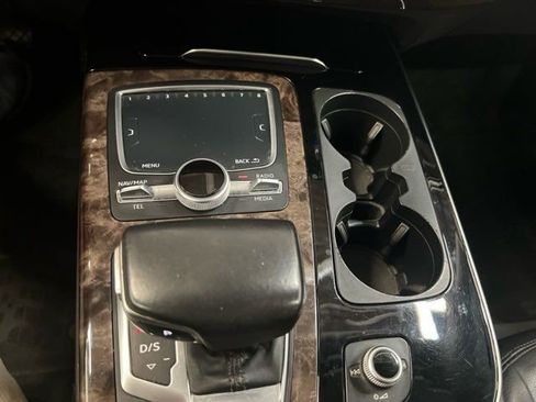 Used 2017 Audi Q7 3.0T Premium Plus image 24