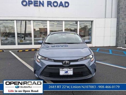 Used 2023 Toyota Corolla LE image 2