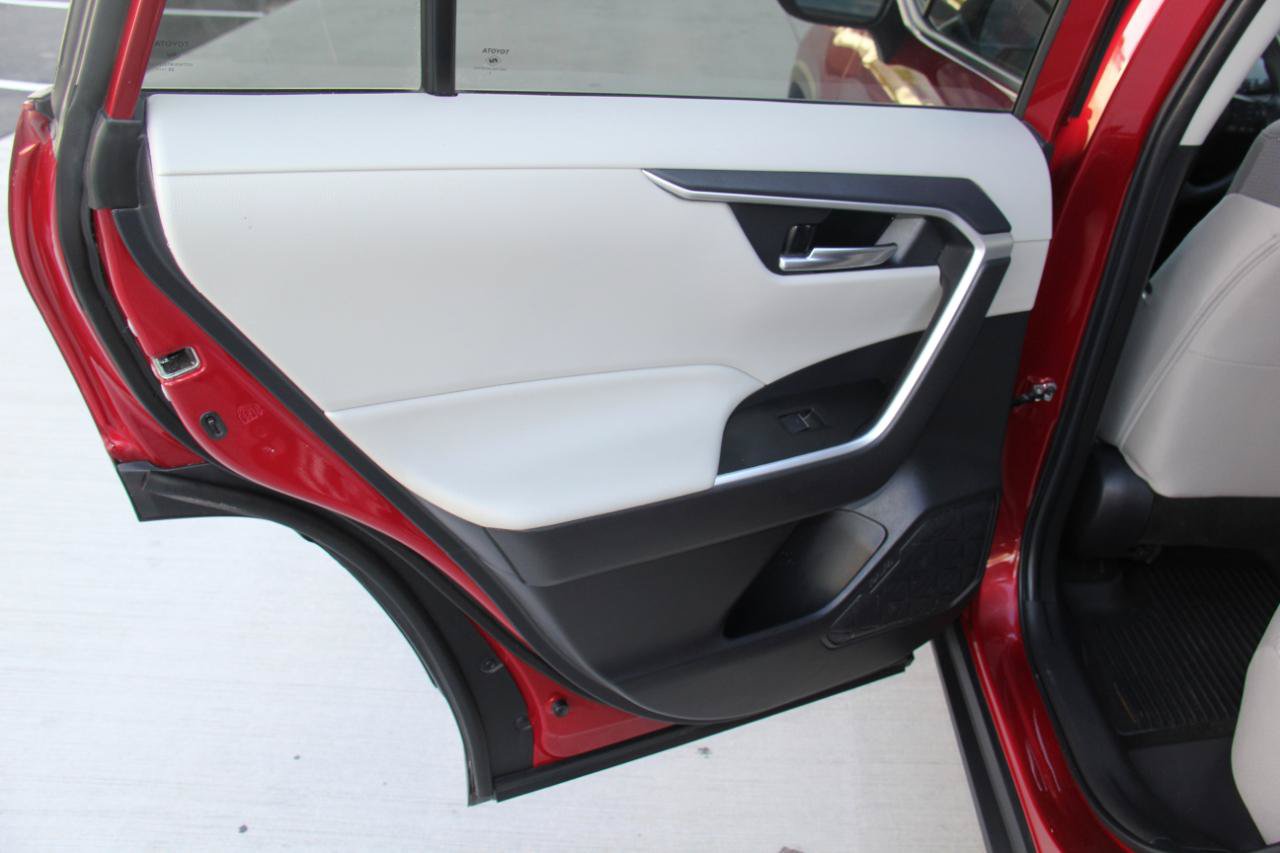 Used 2025 Toyota RAV4 XLE w/ Convenience Package FWD image 22