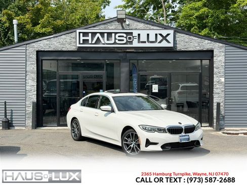 Used 2019 BMW 330i xDrive Sedan w/ Premium Package AWD/4WD image 1