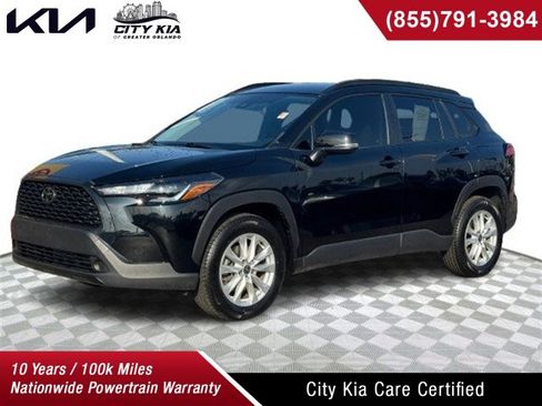 Used 2022 Toyota Corolla Cross LE image 1