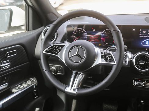 New 2026 Mercedes-Benz GLB 250 4MATIC image 13
