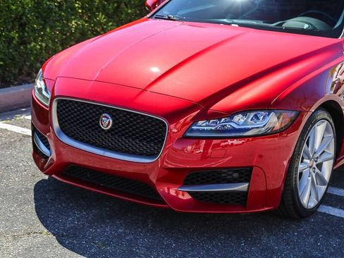 Used 2017 Jaguar XF R-Sport image 13