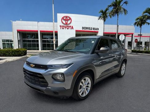 Used 2021 Chevrolet TrailBlazer LS FWD image 3