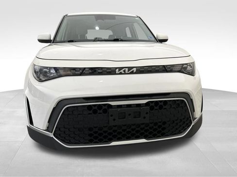 Used 2023 Kia Soul LX w/ LX Technology Package FWD image 9