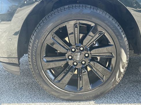 Used 2022 Lincoln Navigator Black Label image 11