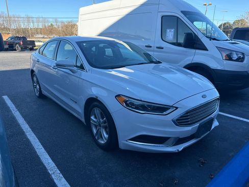 Used 2018 Ford Fusion SE w/ Equipment Group 602A image 1