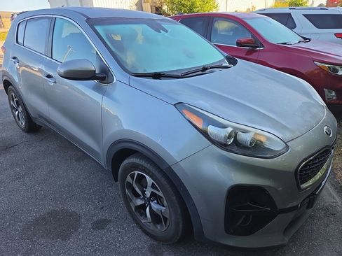 Used 2020 Kia Sportage LX FWD image 2