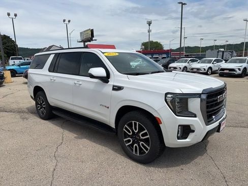 Used 2023 GMC Yukon XL AT4 w/ Technology Package AWD/4WD image 12