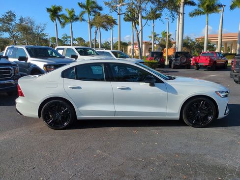 Used 2024 Volvo S60 B5 Plus image 3