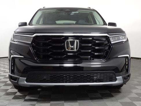 New 2025 Honda Pilot Touring image 17