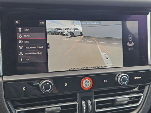 Certified 2026 Porsche Macan AWD/4WD image 18