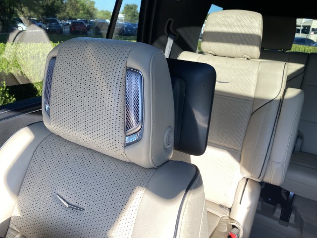 Used 2023 Cadillac Escalade Premium Luxury w/ Performance Package AWD/4WD image 34