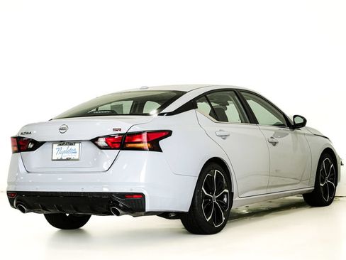 Used 2024 Nissan Altima 2.5 SR FWD image 6