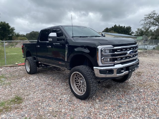 Used 2024 Ford F250 Lariat w/ Lariat Ultimate Package AWD/4WD image 3