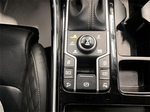 Used 2023 Kia Sorento SX image 34