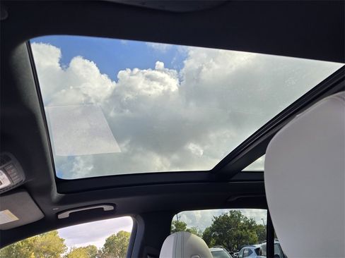 Used 2024 Mercedes-Benz GLE 450 4MATIC image 18